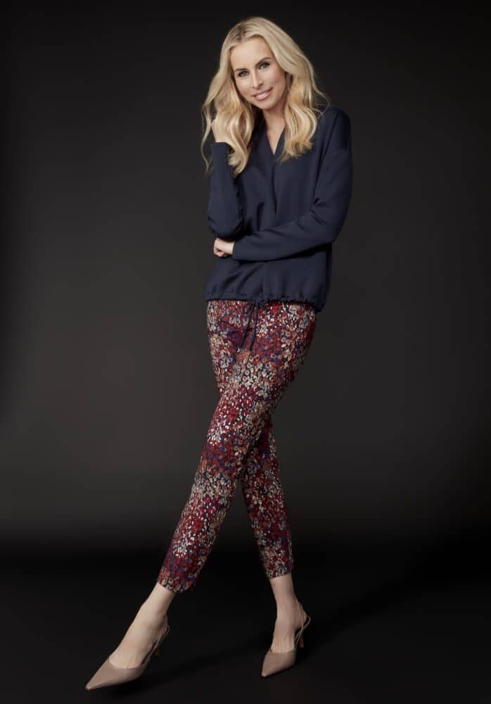 CRANBERRY PETAL-SLIT TECHNO ANKLE PANT
